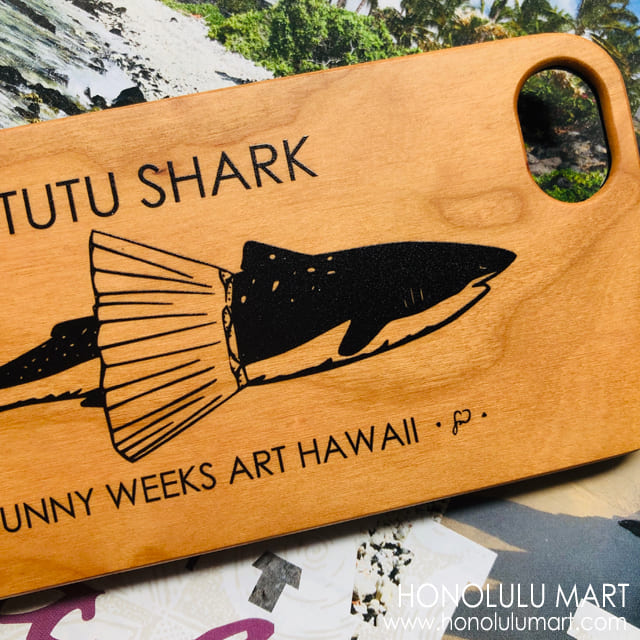 サメの絵柄のハワイアンiPhoneケース（Sunny Weeks Art）5