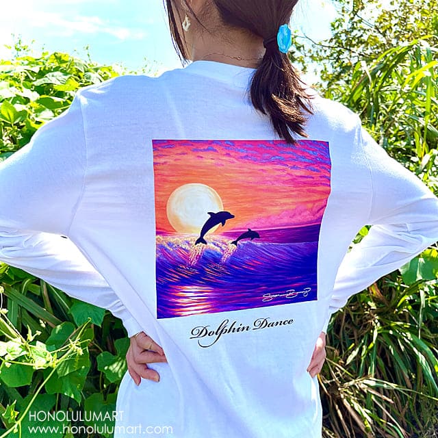 イルカの絵柄のアートな長袖Tシャツ2