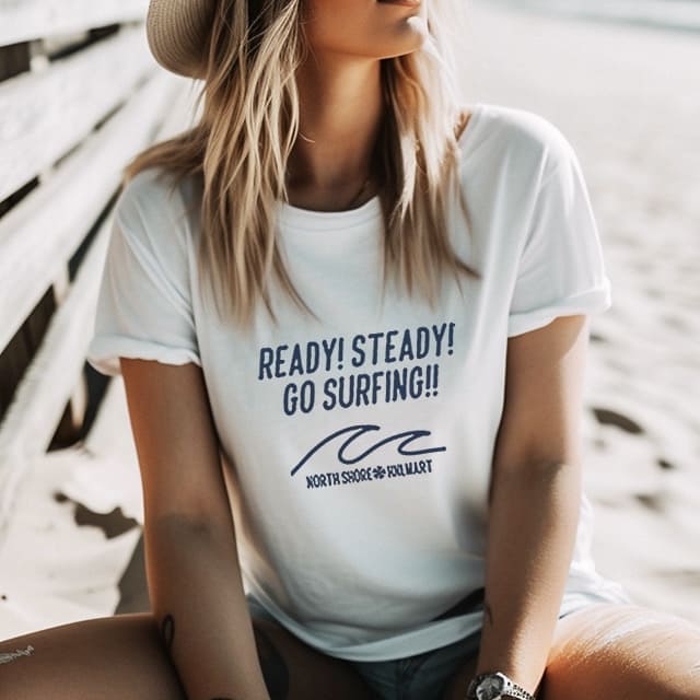 海コーデ写真（Ready! Steady! Go Surfing半袖Tシャツ）2